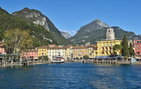 Byron Riva Del Garda